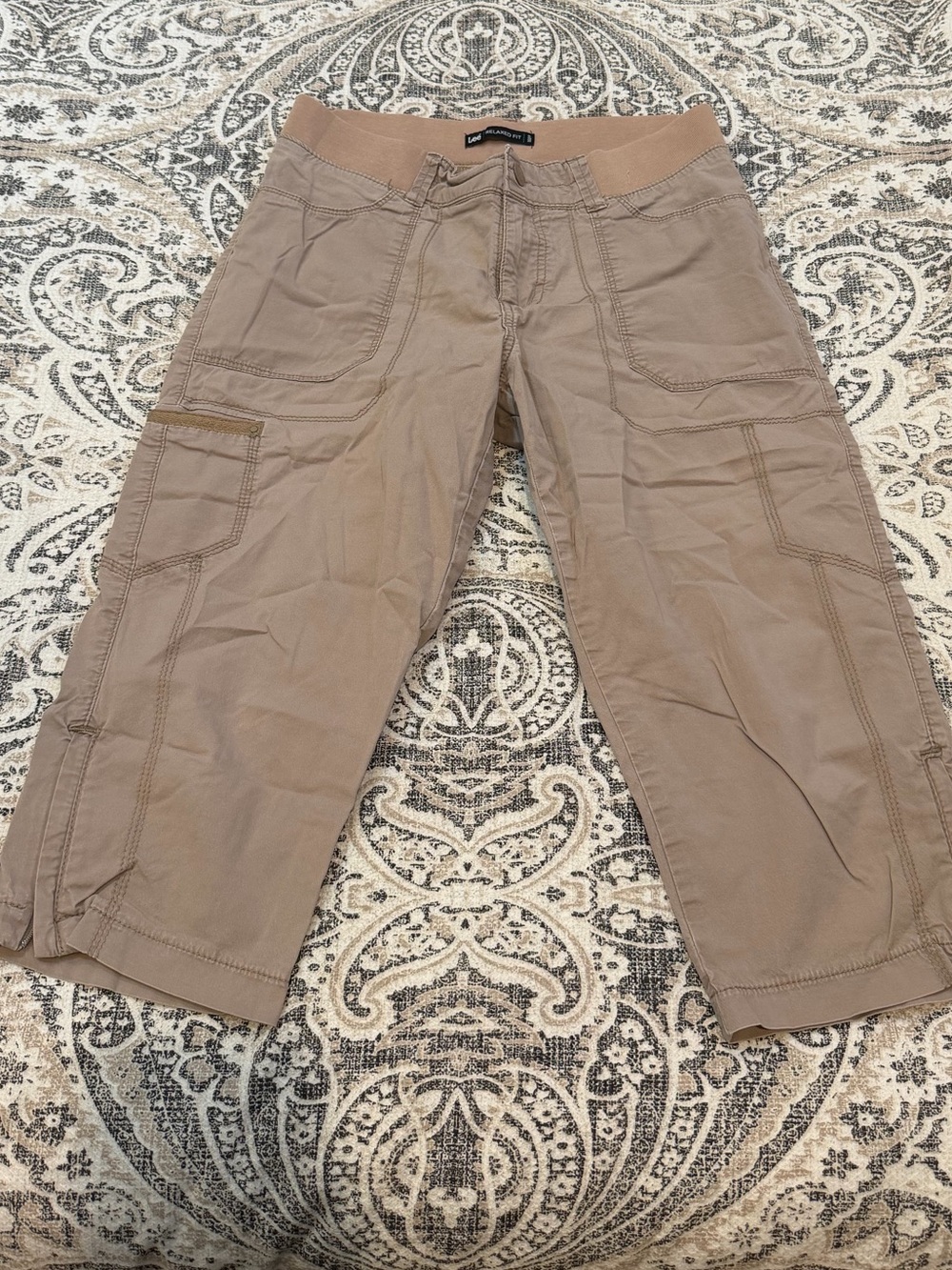 Lee Women's Cropped Cargo Pants in Taupe